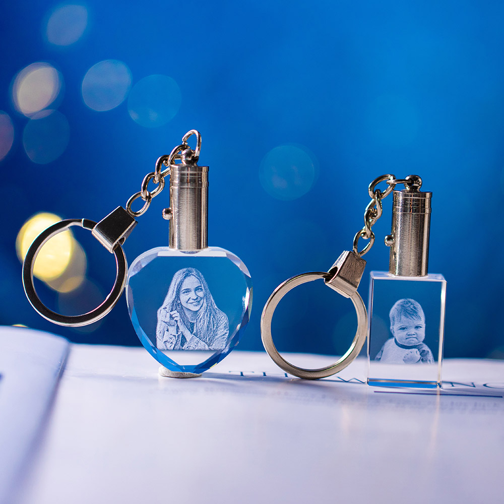 2D Rectangle or Heart-shaped Crystal Keychain 2D Rectangle or Heart-shaped Crystal Keychain