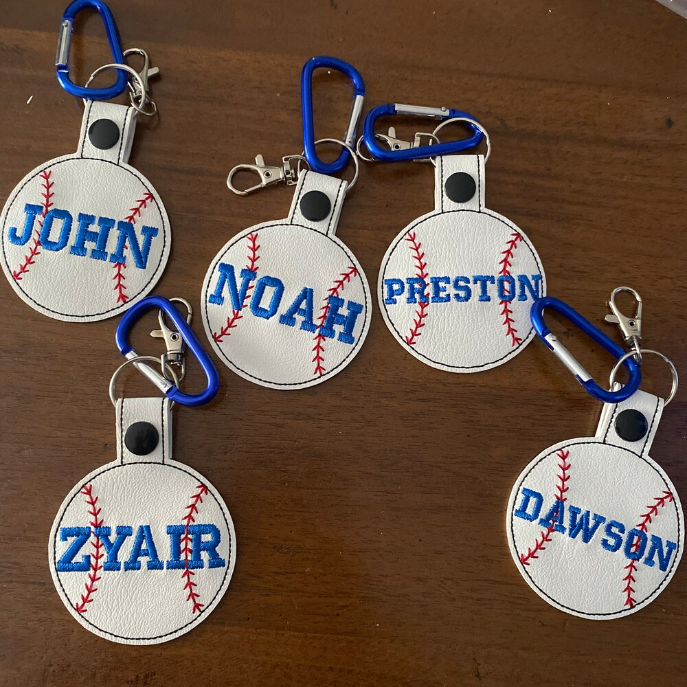 [Buy More Save More]Custom Sports Bag Tags, Keychains, Name Tags, Lunch Bag Tag, Perfect Team Gift, End-Of-Season Gift For Players And Coaches
