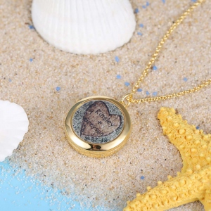 Personalized Memory Locket Necklace in Gold