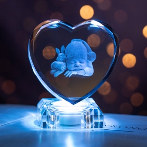 3D Heart-Shaped Crystal