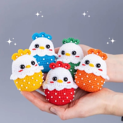 "Warm Easter: Crochet bird chicken exquisite pattern, unique design! Perfect gift, convey holiday blessings.