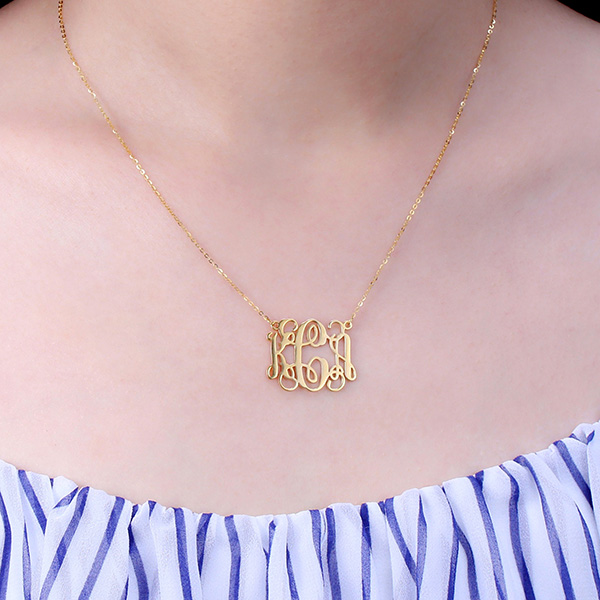 10K/14K/18K Solid Gold Striking Personalized Monogram Necklace