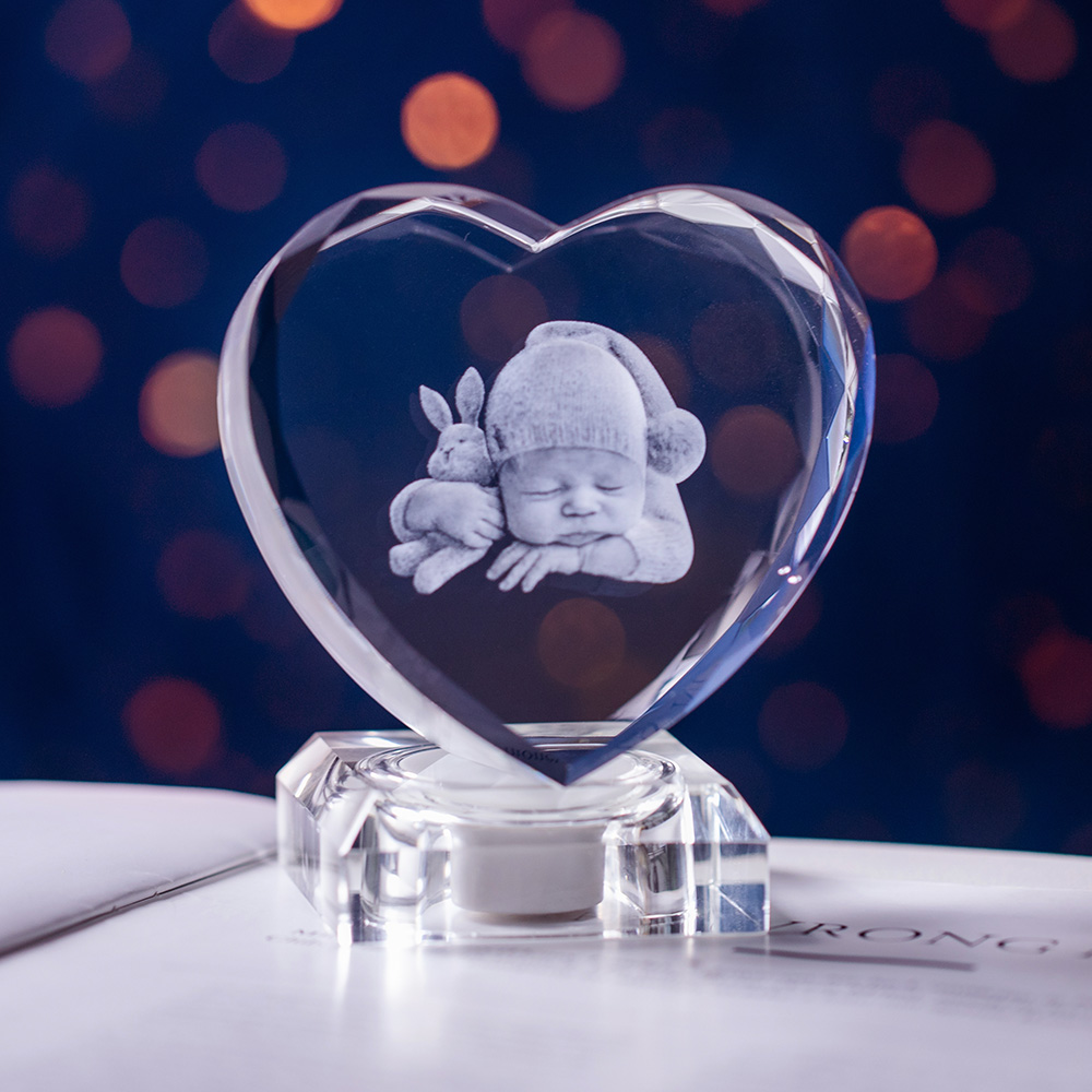 3D Heart-Shaped Crystal