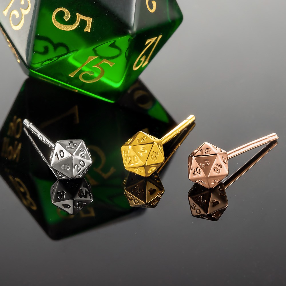 D20 Dice Stud EarringsDoldols