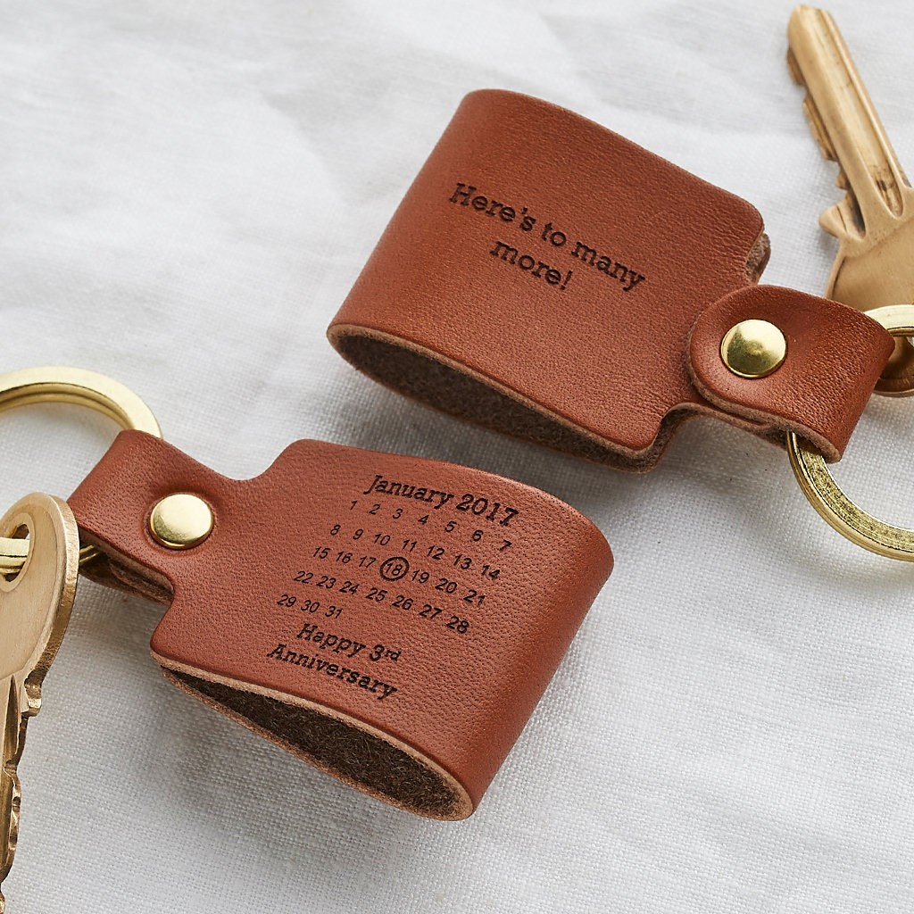 Personalized Calendar Date Keychain, Natural Leather Engraved Keyring / Valentine's Day, Third Wedding Anniversary Gift / Special Date