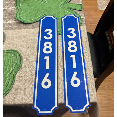 Reflective house address signs for mailboxes and street addresses. Large, easy to read number plates.